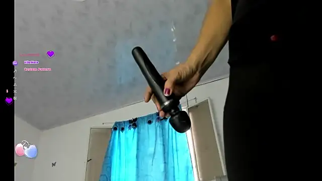 Snapshot of Angelblue_ chatting on December 18, 2024, 7:52 pm Angelblue online show from December 18, 2024, 7:52 pm