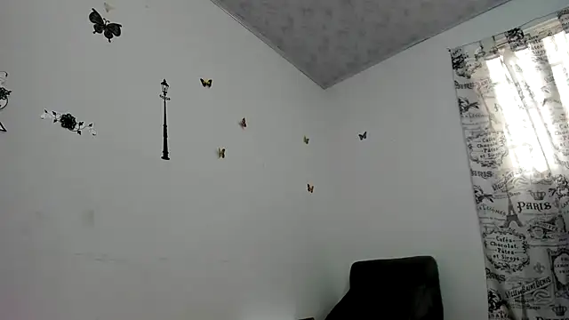 Snapshot of Angelblue_ chatting on February 17, 2025, 2:37 pm Angelblue online show from February 17, 2025, 2:37 pm