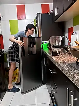 Snapshot of Norehg chatting on March 14, 2025, 6:32 am Norehg online show from March 14, 2025, 6:32 am