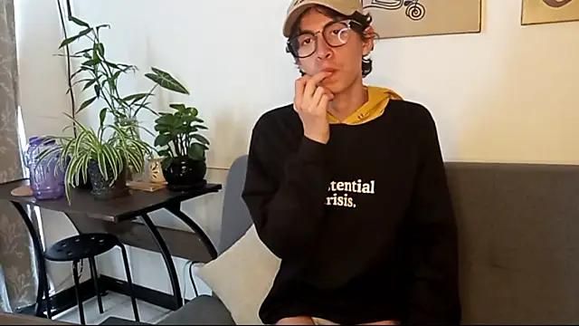 Snapshot of Norehg chatting on October 12, 2025, 8:41 pm Norehg online show from October 12, 2025, 8:41 pm