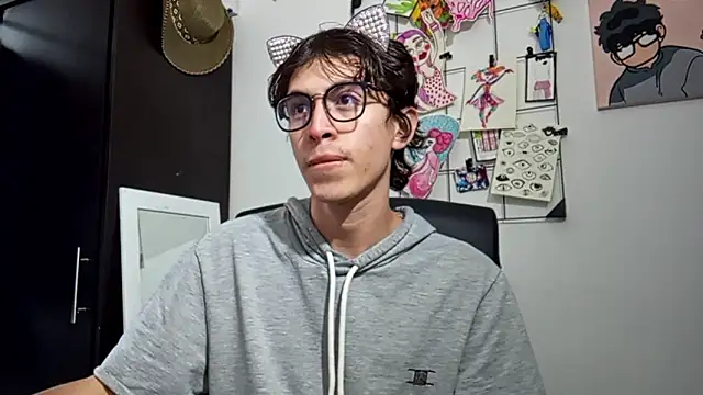 Snapshot of Norehg chatting on October 14, 2025, 8:42 pm Norehg online show from October 14, 2025, 8:42 pm