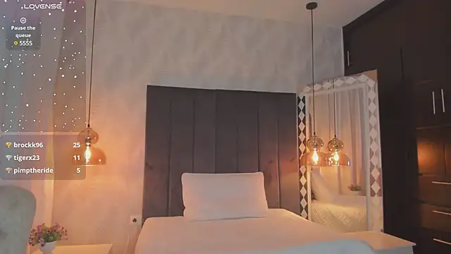 kataliina   online show from January 5, 2025, 3:02 pm