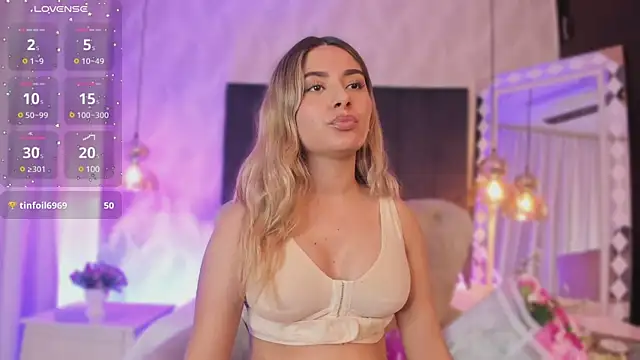 kataliina   online show from February 10, 2025, 3:10 pm