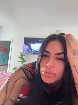 Karoltriguena online show from March 8, 2026, 6:55 pm