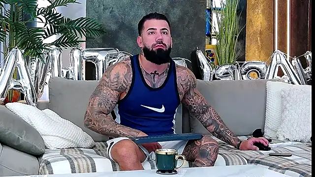 Snapshot of masterkingofmusclee chatting on October 24, 2025, 6:43 am masterkingofmusclee online show from October 24, 2025, 6:43 am