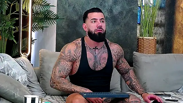 Snapshot of masterkingofmusclee chatting on November 3, 2025, 8:15 am masterkingofmusclee online show from November 3, 2025, 8:15 am