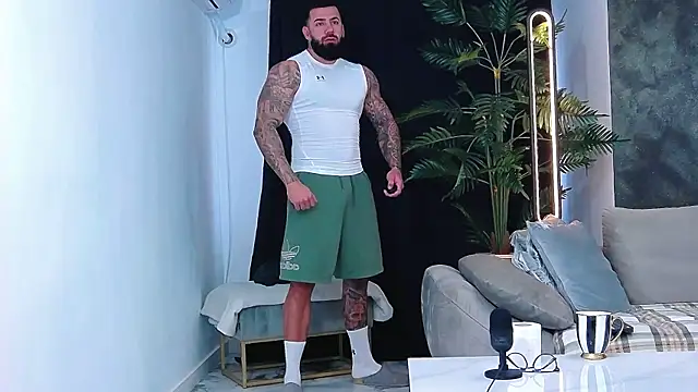 Snapshot of masterkingofmusclee chatting on November 6, 2025, 8:04 am masterkingofmusclee online show from November 6, 2025, 8:04 am