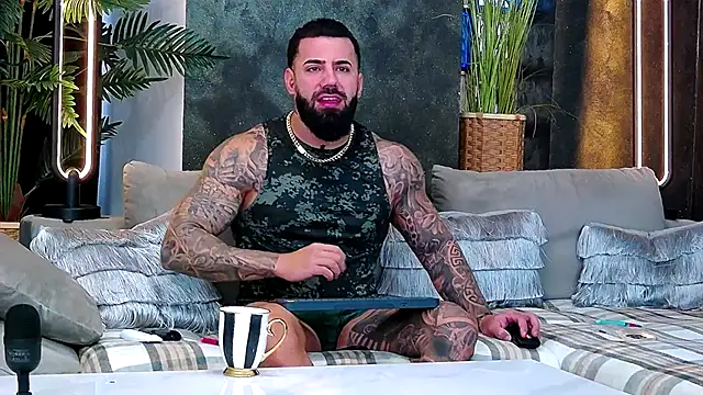 Snapshot of masterkingofmusclee chatting on November 20, 2025, 8:25 am masterkingofmusclee online show from November 20, 2025, 8:25 am