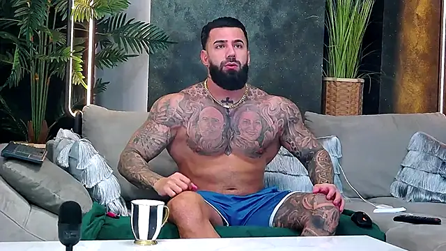 Snapshot of masterkingofmusclee chatting on November 27, 2025, 9:50 pm masterkingofmusclee online show from November 27, 2025, 9:50 pm