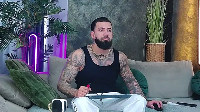 Snapshot of masterkingofmusclee chatting on February 5, 2026, 7:57 am masterkingofmusclee online show from February 5, 2026, 7:57 am