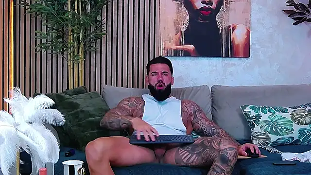 Snapshot of masterkingofmusclee chatting on June 30, 2026, 8:04 am masterkingofmusclee online show from June 30, 2026, 8:04 am