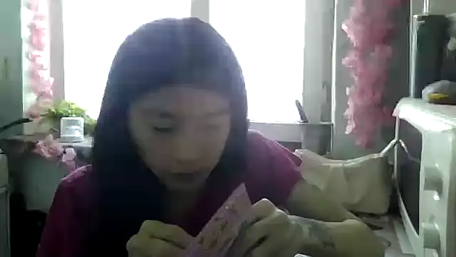 Snapshot of CarlyJoy chatting on October 13, 2025, 11:10 am CarlyJoy online show from October 13, 2025, 11:10 am