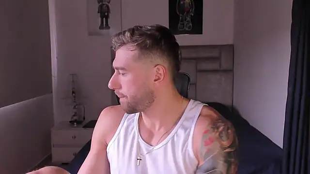 Snapshot of paul_rogerr chatting on October 19, 2025, 1:56 pm paul rogerr online show from October 19, 2025, 1:56 pm