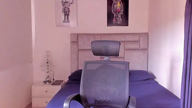 Snapshot of paul_rogerr chatting on October 25, 2025, 3:18 pm paul rogerr online show from October 25, 2025, 3:18 pm