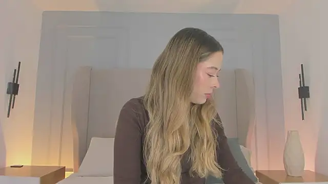 chloe d online show from May 15, 2026, 12:45 pm
