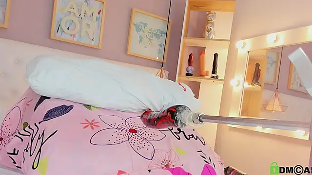 julyanna  online show from November 8, 2025, 8:29 pm