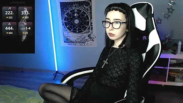 Snapshot of julscinamon_ chatting on December 20, 2024, 6:24 pm julscinamon online show from December 20, 2024, 6:24 pm