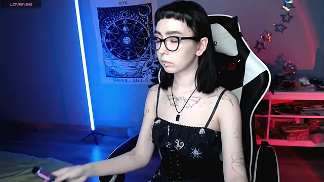 Snapshot of julscinamon_ chatting on January 2, 2025, 4:24 pm julscinamon online show from January 2, 2025, 4:24 pm