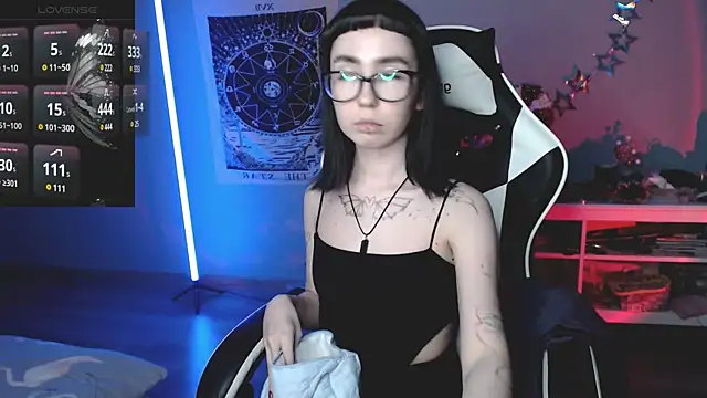 Snapshot of julscinamon_ chatting on January 13, 2025, 7:21 pm julscinamon online show from January 13, 2025, 7:21 pm