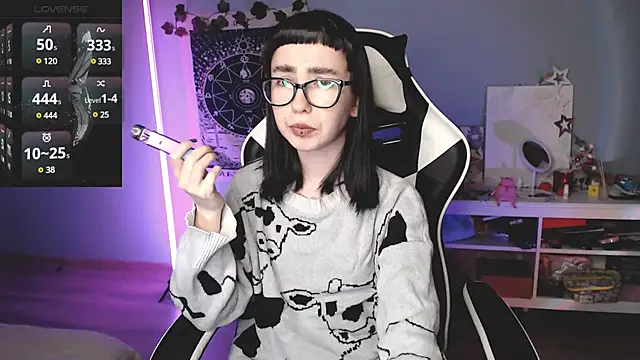 Snapshot of julscinamon_ chatting on March 5, 2025, 4:13 pm julscinamon online show from March 5, 2025, 4:13 pm
