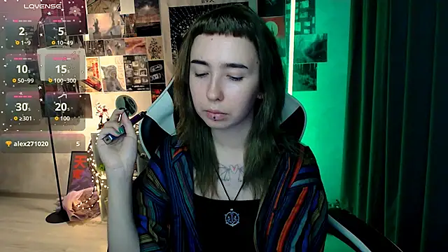 Snapshot of julscinamon_ chatting on October 1, 2025, 3:18 pm julscinamon online show from October 1, 2025, 3:18 pm