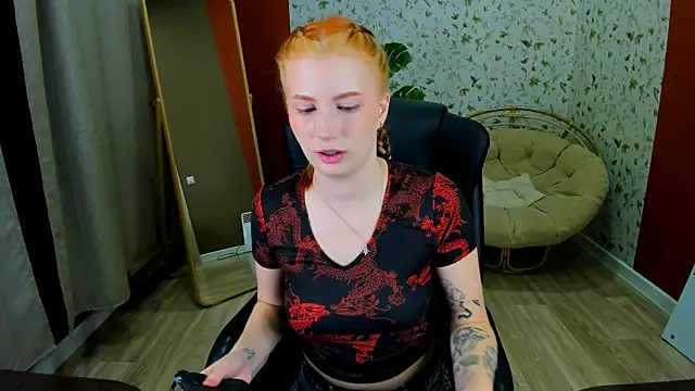 Mira  Blush online show from November 14, 2025, 9:13 pm