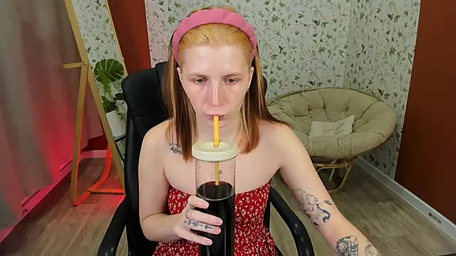 Mira  Blush online show from November 29, 2025, 1:36 pm