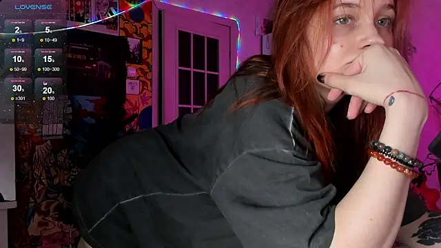 Sunny Mouse  online show from December 23, 2024, 1:24 pm