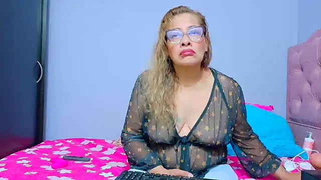 Snapshot of TifanyNasty chatting on September 22, 2025, 11:29 pm TifanyNasty online show from September 22, 2025, 11:29 pm