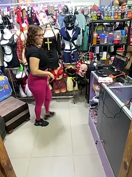 Snapshot of ROSALIALUCY chatting on October 8, 2025, 11:52 am ROSALIALUCY online show from October 8, 2025, 11:52 am