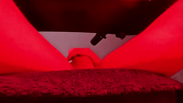 auilein online show from March 23, 2025, 1:53 am