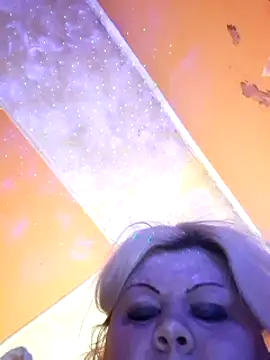 ducicsajsziii online show from February 20, 2025, 11:43 pm