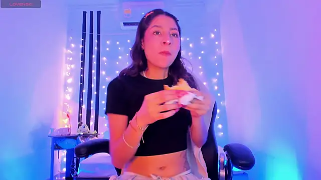 Snapshot of Gorgeous_Team chatting on February 9, 2026, 7:40 pm Gorgeous Team online show from February 9, 2026, 7:40 pm