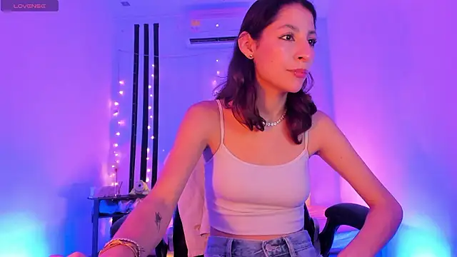 Snapshot of Gorgeous_Team chatting on February 26, 2026, 7:35 pm Gorgeous Team online show from February 26, 2026, 7:35 pm