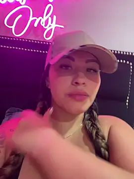 sexyyykloee online show from June 25, 2026, 3:50 am
