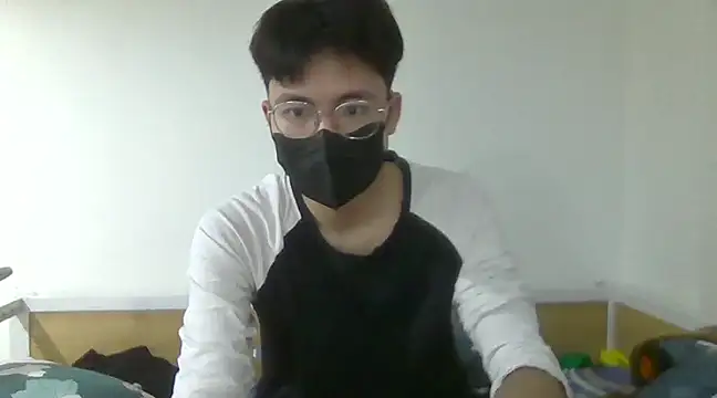Snapshot of Gwencloudy chatting on January 15, 2025, 1:56 am Gwencloudy online show from January 15, 2025, 1:56 am