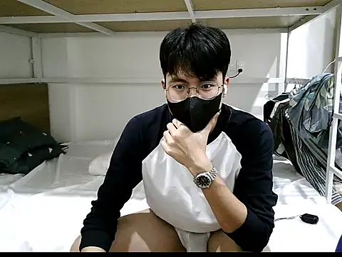 Snapshot of Gwencloudy chatting on October 15, 2025, 1:55 pm Gwencloudy online show from October 15, 2025, 1:55 pm