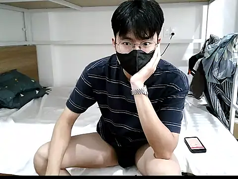 Snapshot of Gwencloudy chatting on October 20, 2025, 6:47 am Gwencloudy online show from October 20, 2025, 6:47 am