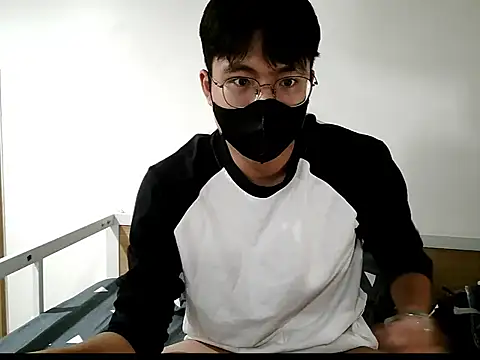 Snapshot of Gwencloudy chatting on October 24, 2025, 3:41 pm Gwencloudy online show from October 24, 2025, 3:41 pm