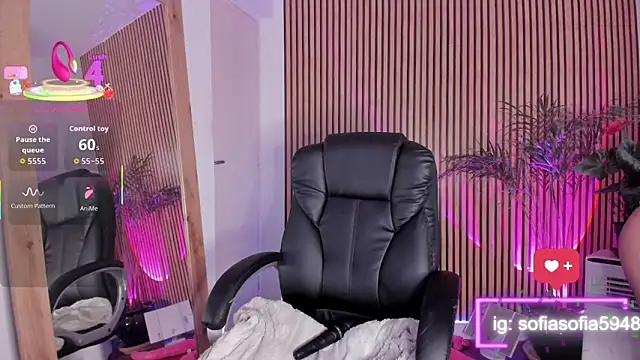 sofiah  online show from October 9, 2025, 6:33 am