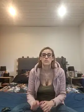 Madame Callie online show from May 17, 2026, 5:53 pm