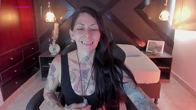 dark gotica online show from October 18, 2025, 7:25 pm