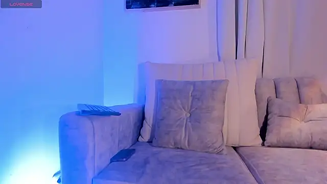 HannahDavis  online show from February 14, 2025, 6:56 am