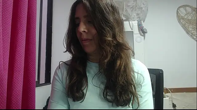 Snapshot of Victoria_meester chatting on February 2, 2025, 10:39 pm Victoria meester online show from February 2, 2025, 10:39 pm
