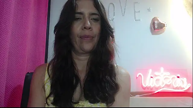 Snapshot of Victoria_meester chatting on March 4, 2025, 11:00 pm Victoria meester online show from March 4, 2025, 11:00 pm