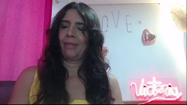 Snapshot of Victoria_meester chatting on March 5, 2025, 8:32 pm Victoria meester online show from March 5, 2025, 8:32 pm