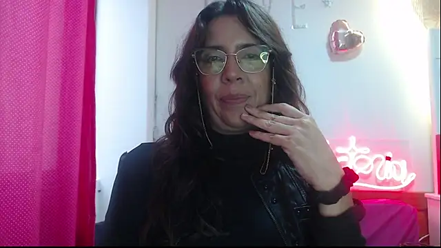 Snapshot of Victoria_meester chatting on March 19, 2025, 8:54 pm Victoria meester online show from March 19, 2025, 8:54 pm