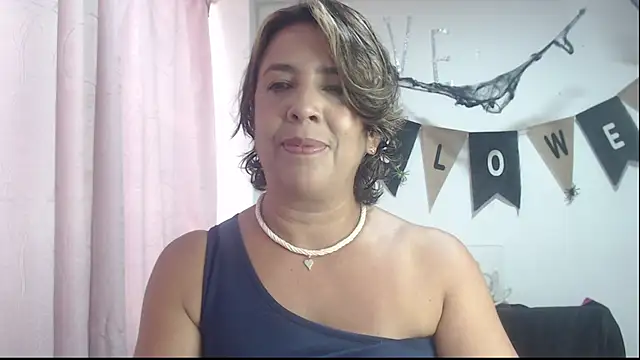 Snapshot of Victoria_meester chatting on October 6, 2025, 3:20 pm Victoria meester online show from October 6, 2025, 3:20 pm