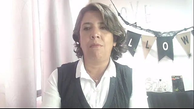 Snapshot of Victoria_meester chatting on October 15, 2025, 8:20 pm Victoria meester online show from October 15, 2025, 8:20 pm