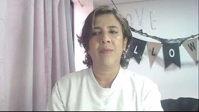 Snapshot of Victoria_meester chatting on October 23, 2025, 2:27 pm Victoria meester online show from October 23, 2025, 2:27 pm